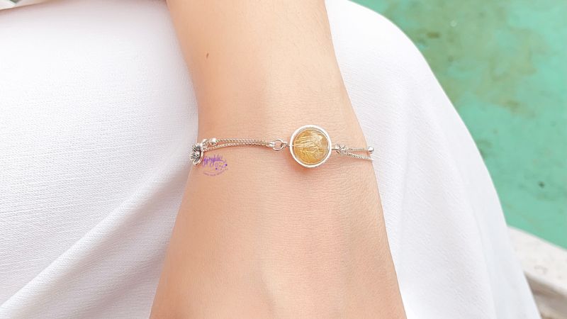 Đá thạch anh tóc vàng thu hút tài lộc