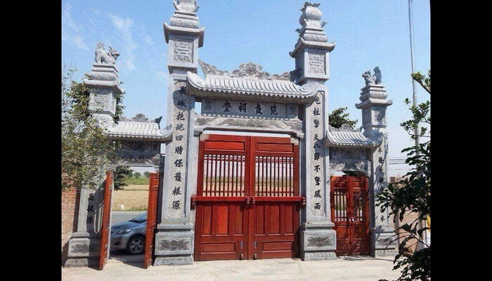 Cổng Tam quan kiểu tứ trụ